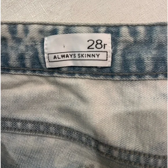 Gap acid wash always skinny jeans. GUC! - Picture 3 of 3